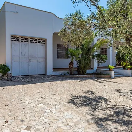 Villa Daleca *